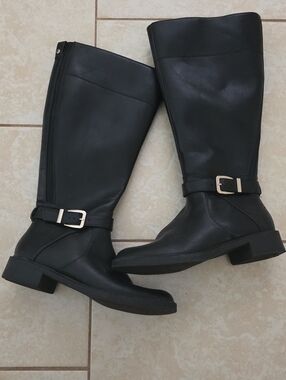 Classic Black Knee-High Boots with Buckle